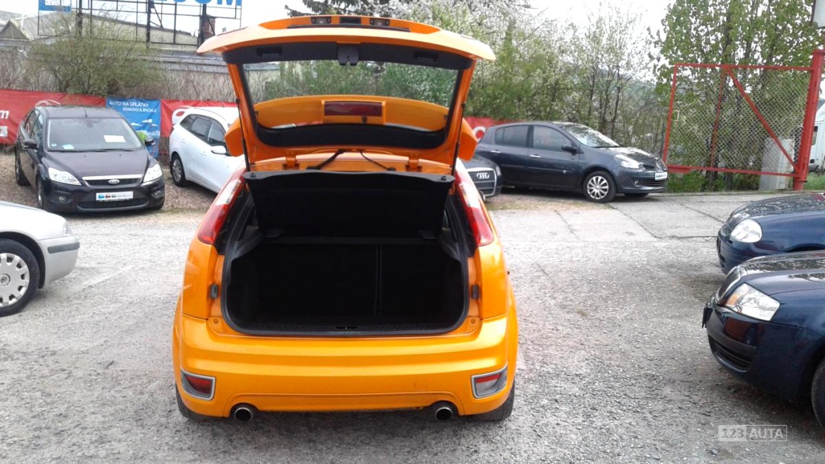 Ford Focus ST, 2.5i, 166kW, 2006 - pohled č. 9