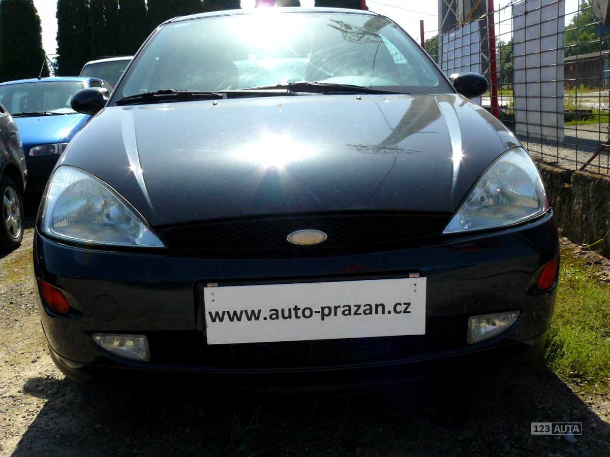 Ford Focus, 2002 - pohled č. 3