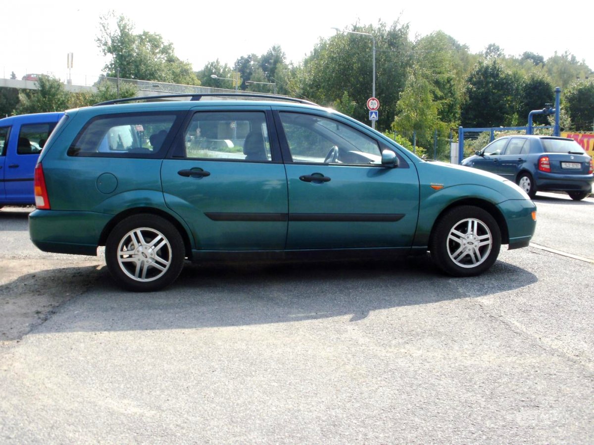 Ford Focus, 2001 - pohled č. 2