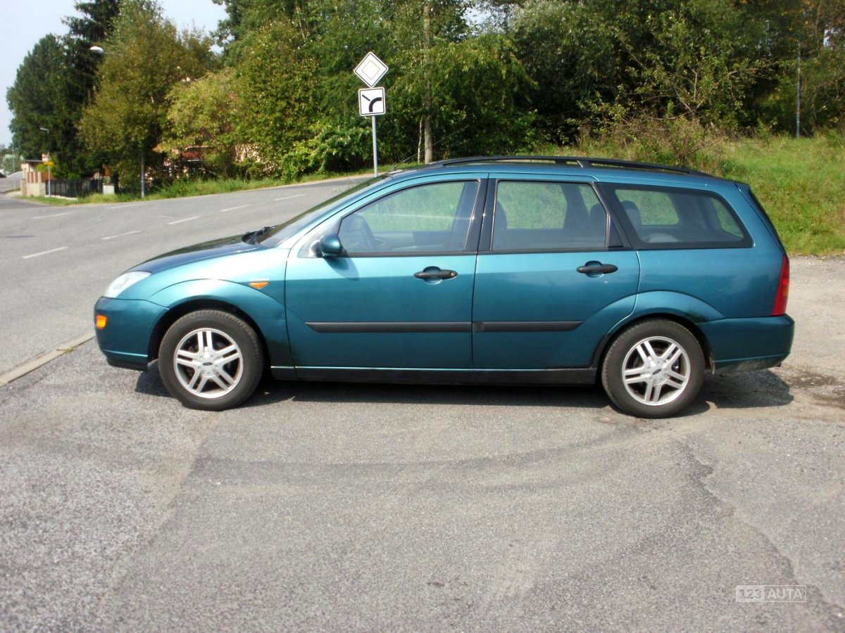 Ford Focus, 2001 - pohled č. 3