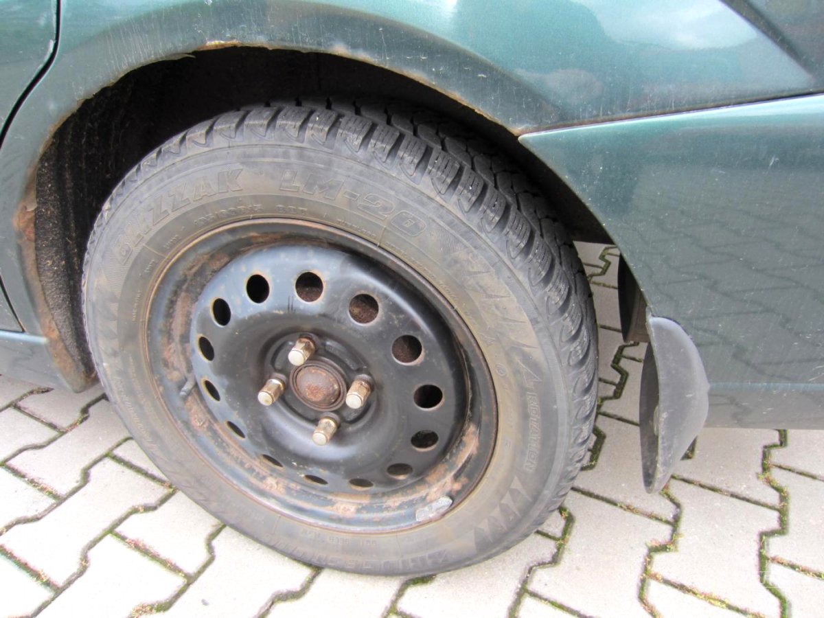 Ford Focus, 2003 - pohled č. 13