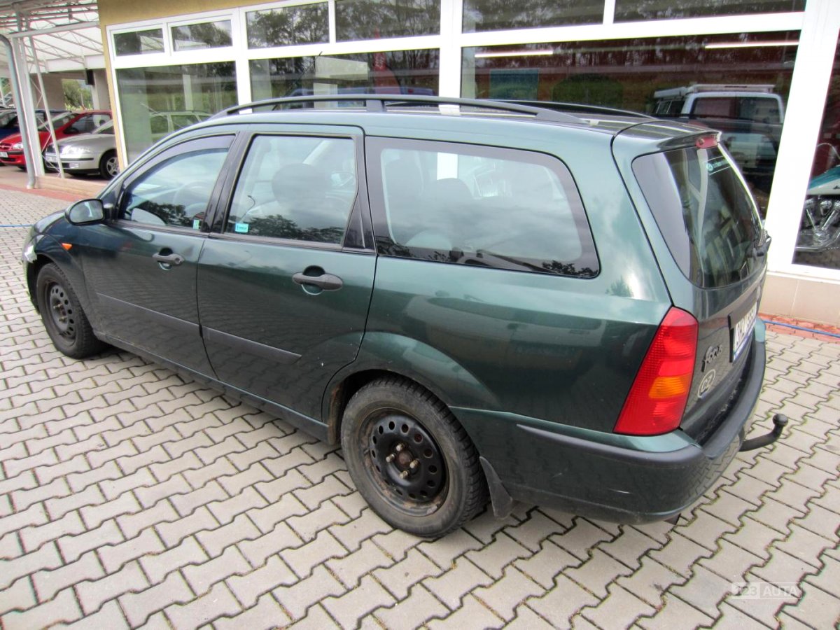 Ford Focus, 2003 - pohled č. 4