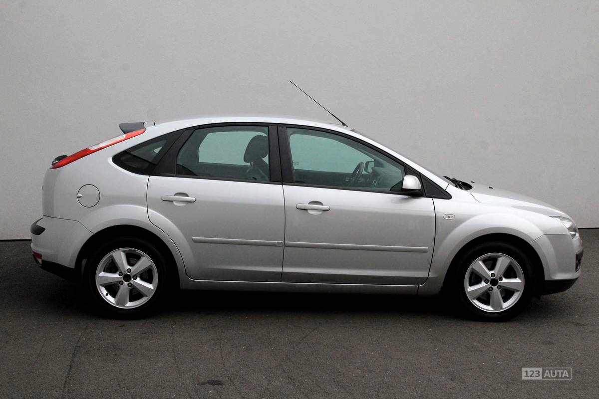 Ford Focus, 2005 - pohled č. 4