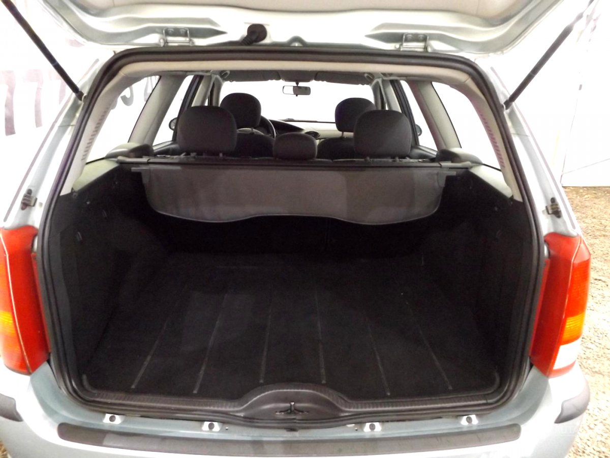 Ford Focus, 2003 - pohled č. 7