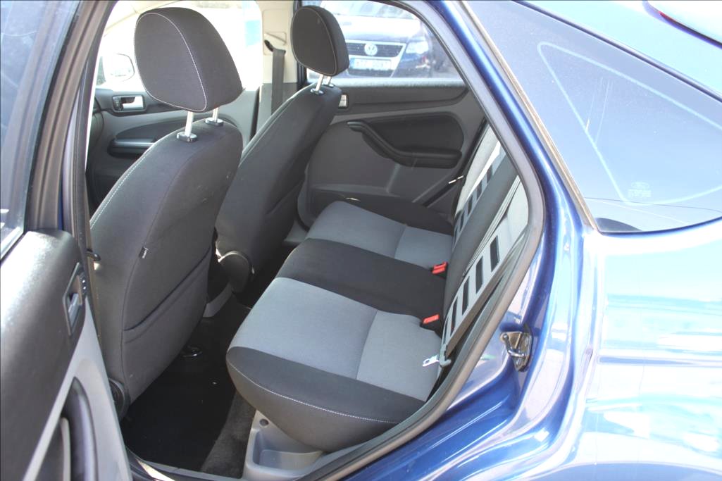 Ford Focus, 2010 - pohled č. 6