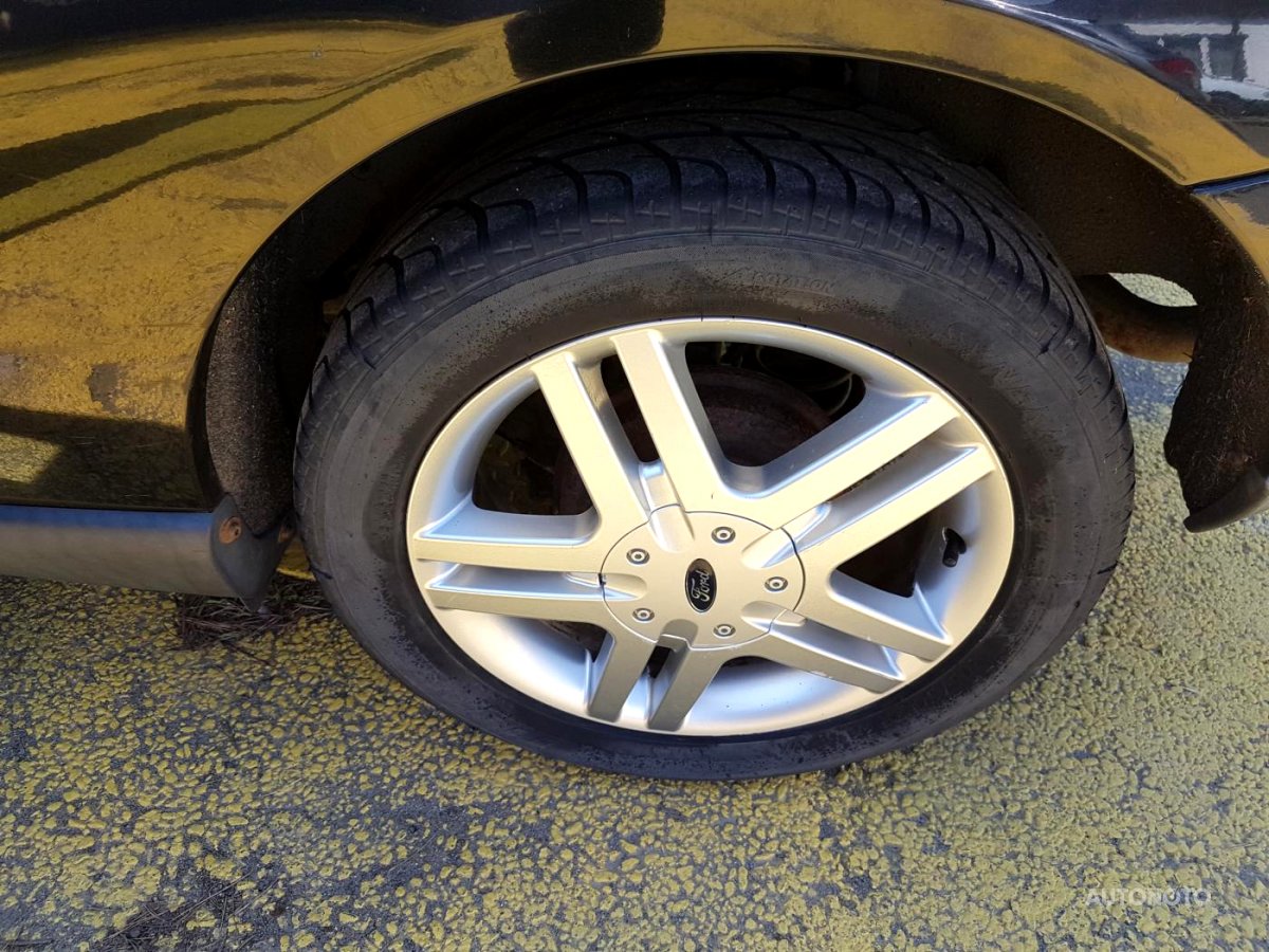 Ford Focus, 2001 - pohled č. 10