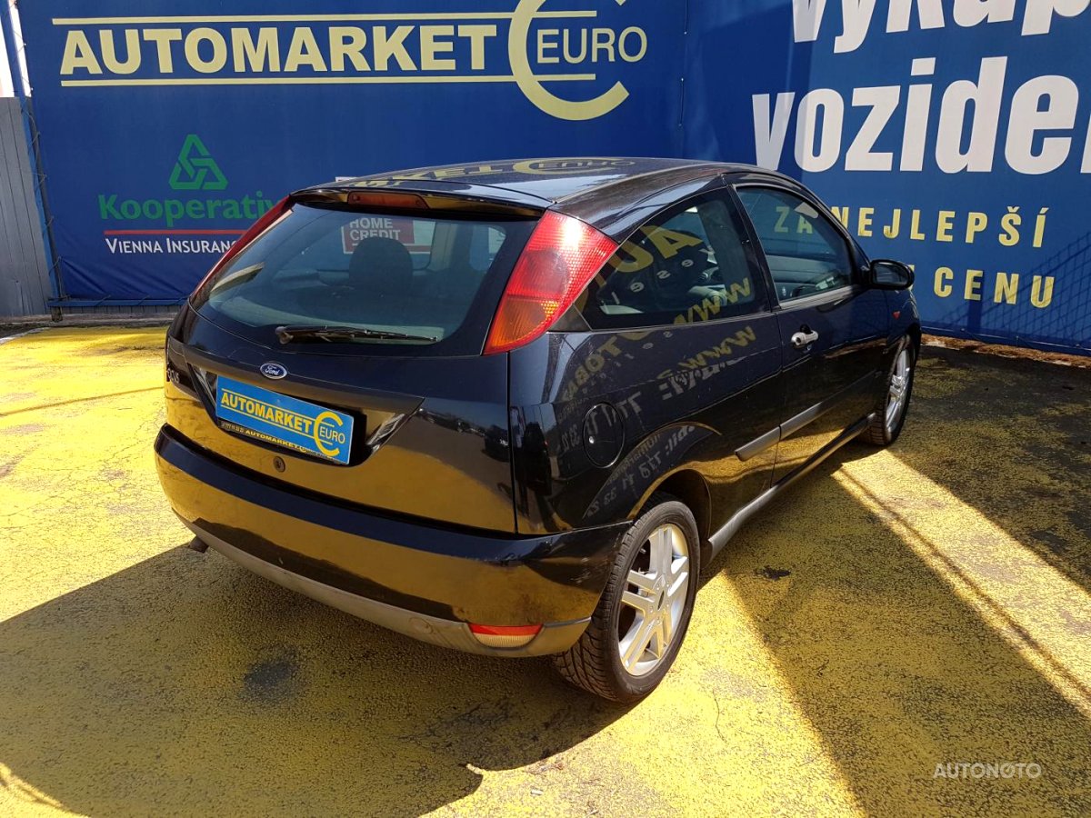 Ford Focus, 2001 - pohled č. 4