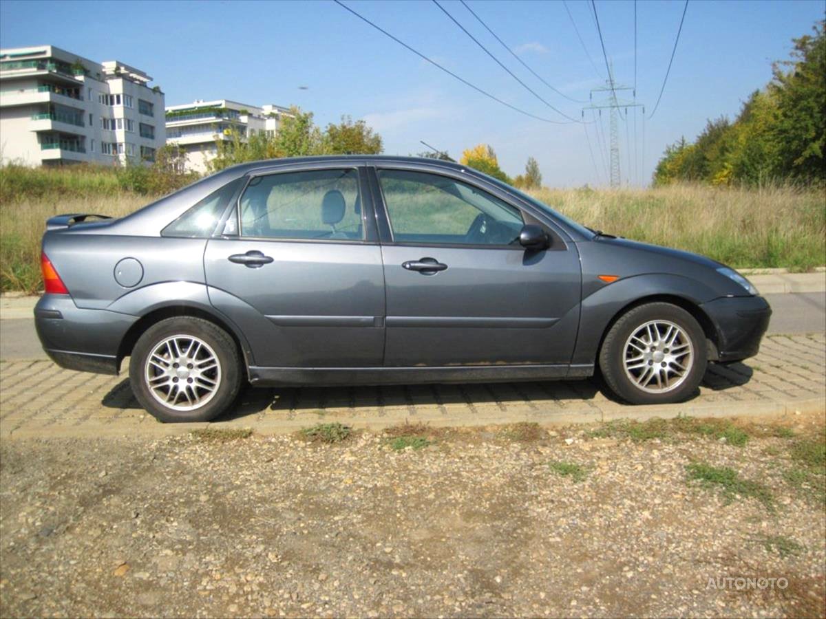 Ford Focus, 2002 - pohled č. 2