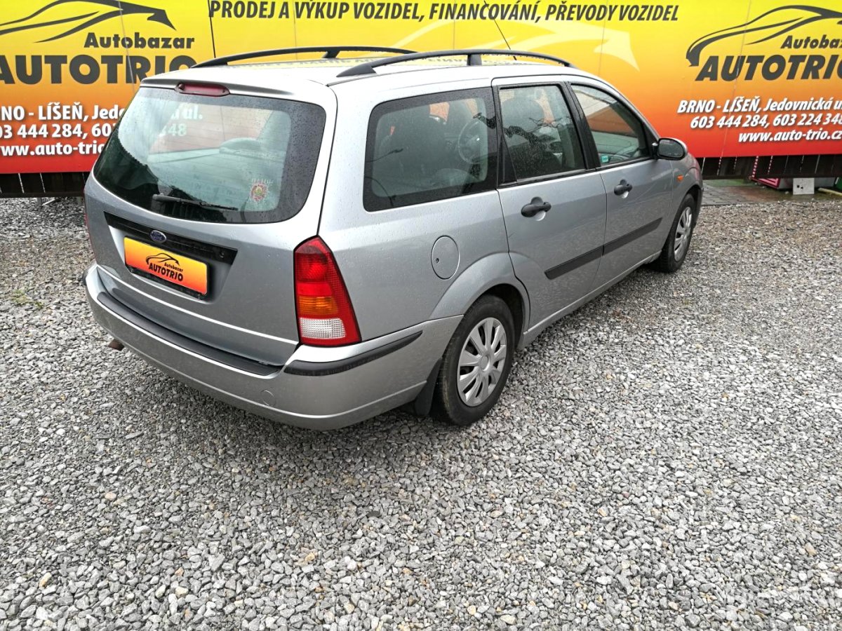 Ford Focus, 2004 - pohled č. 3