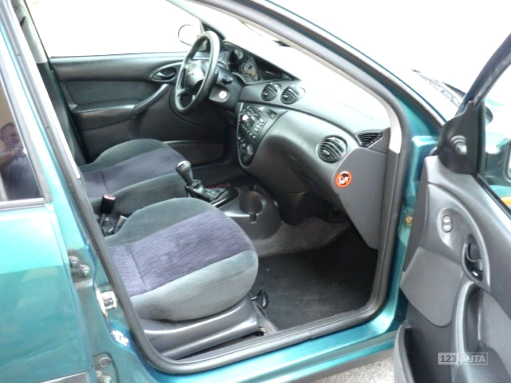 Ford Focus, 1999 - pohled č. 14