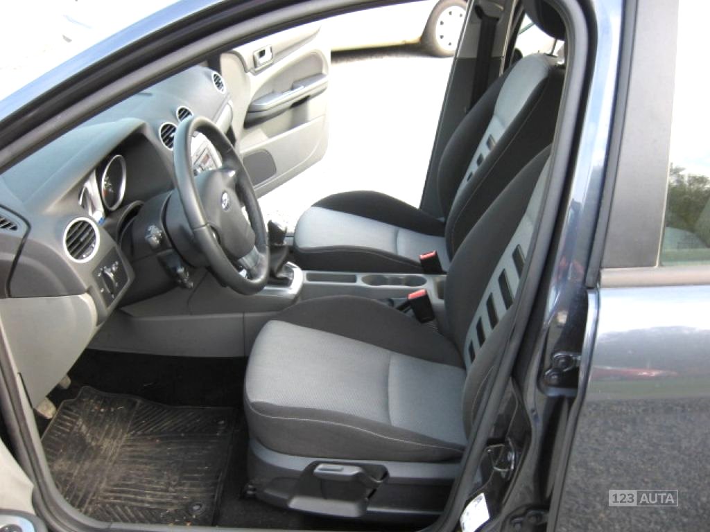 Ford Focus, 2010 - pohled č. 10