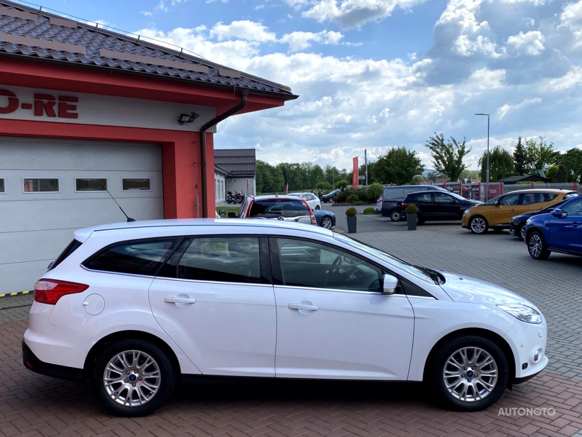 Ford Focus, 2011 - pohled č. 3