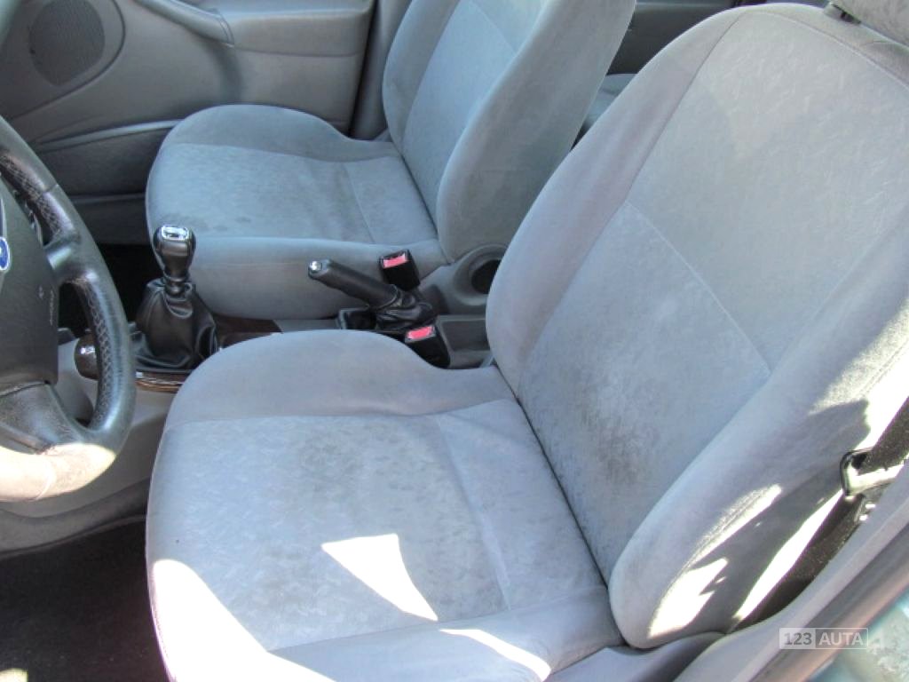 Ford Focus, 1999 - pohled č. 12