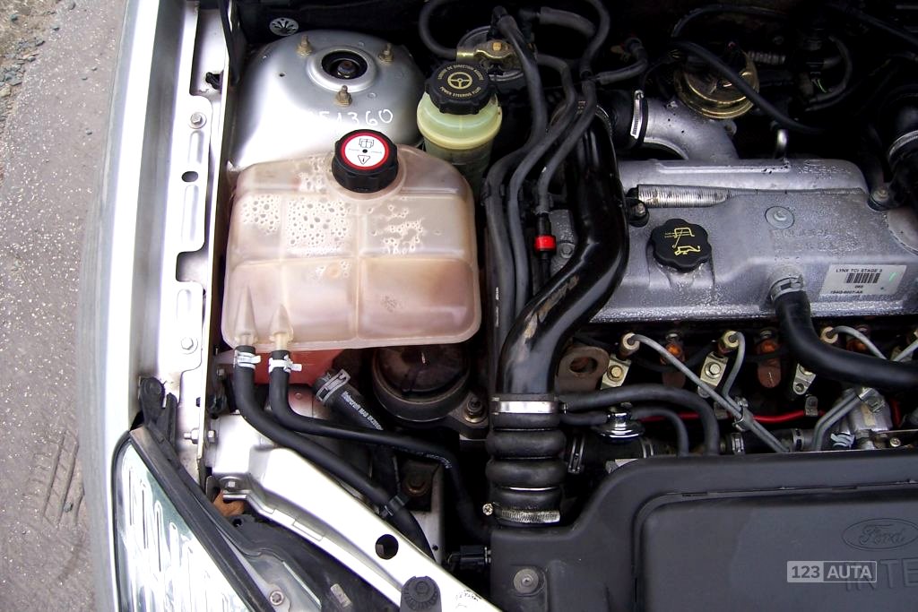 Ford Focus, 2000 - pohled č. 24