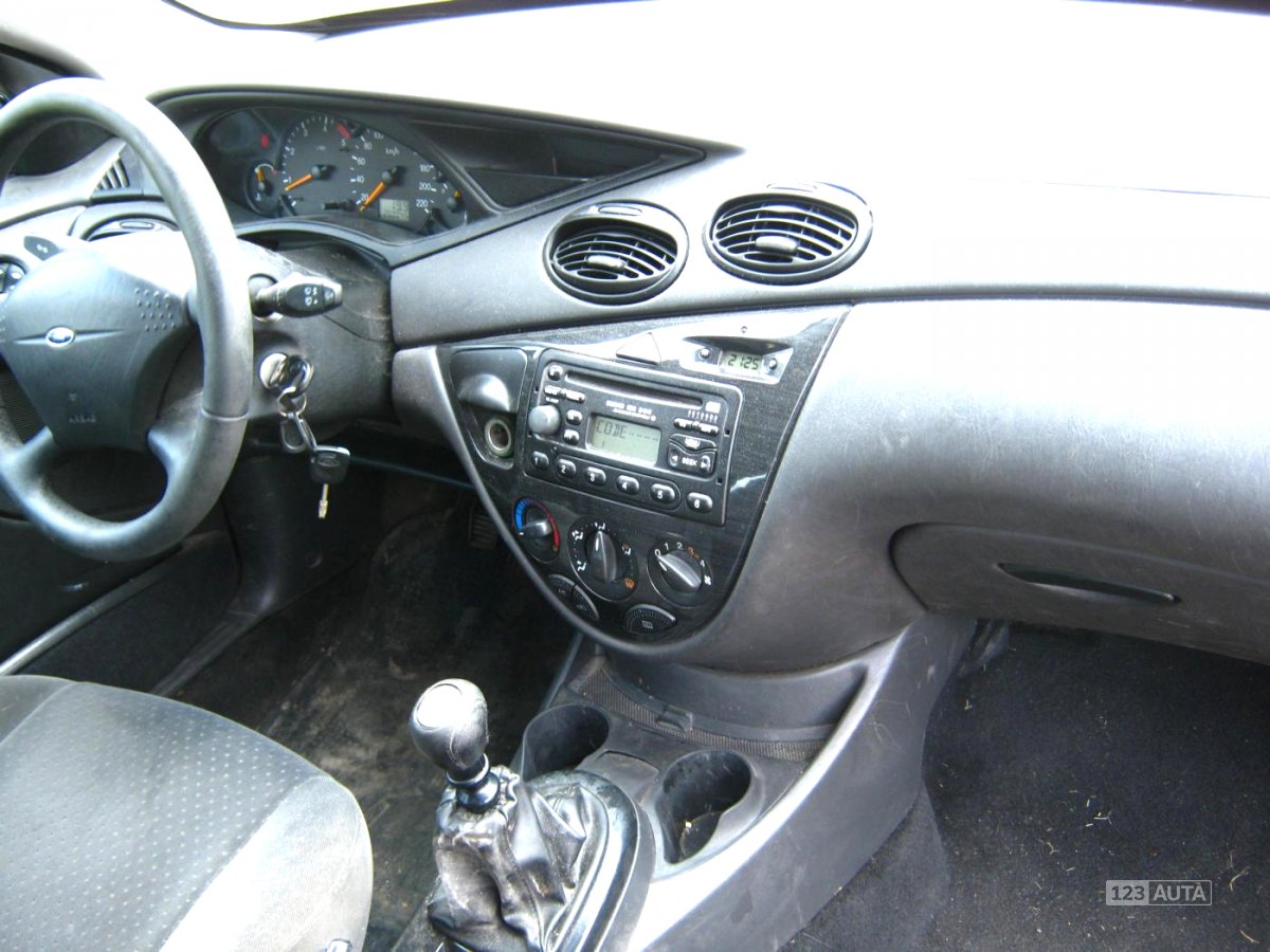 Ford Focus, 2002 - pohled č. 13