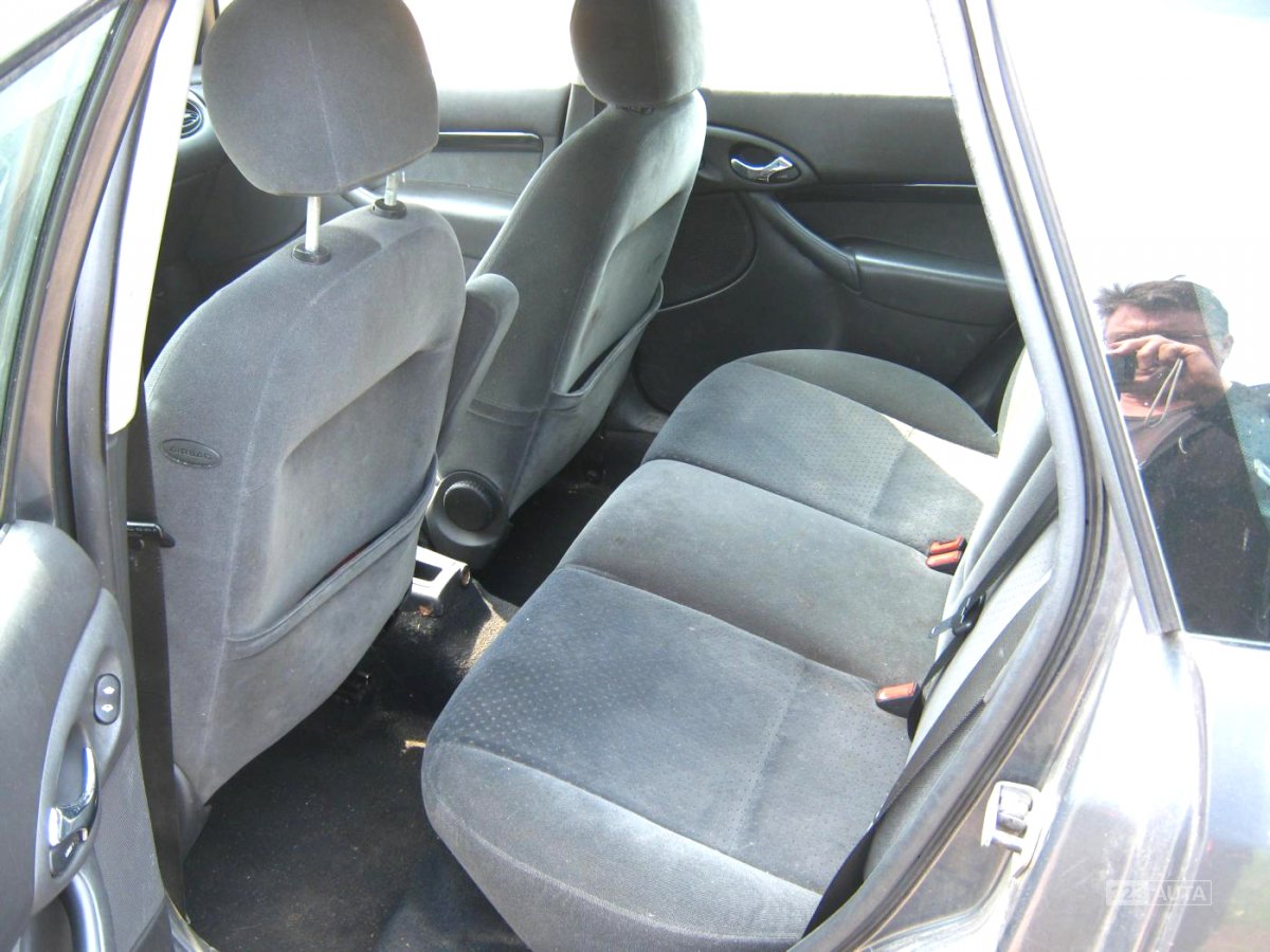Ford Focus, 2002 - pohled č. 9