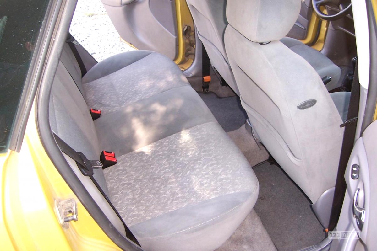 Ford Focus, 2000 - pohled č. 16