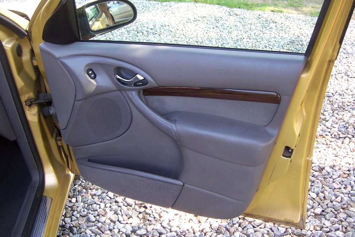 Ford Focus, 2000 - pohled č. 19