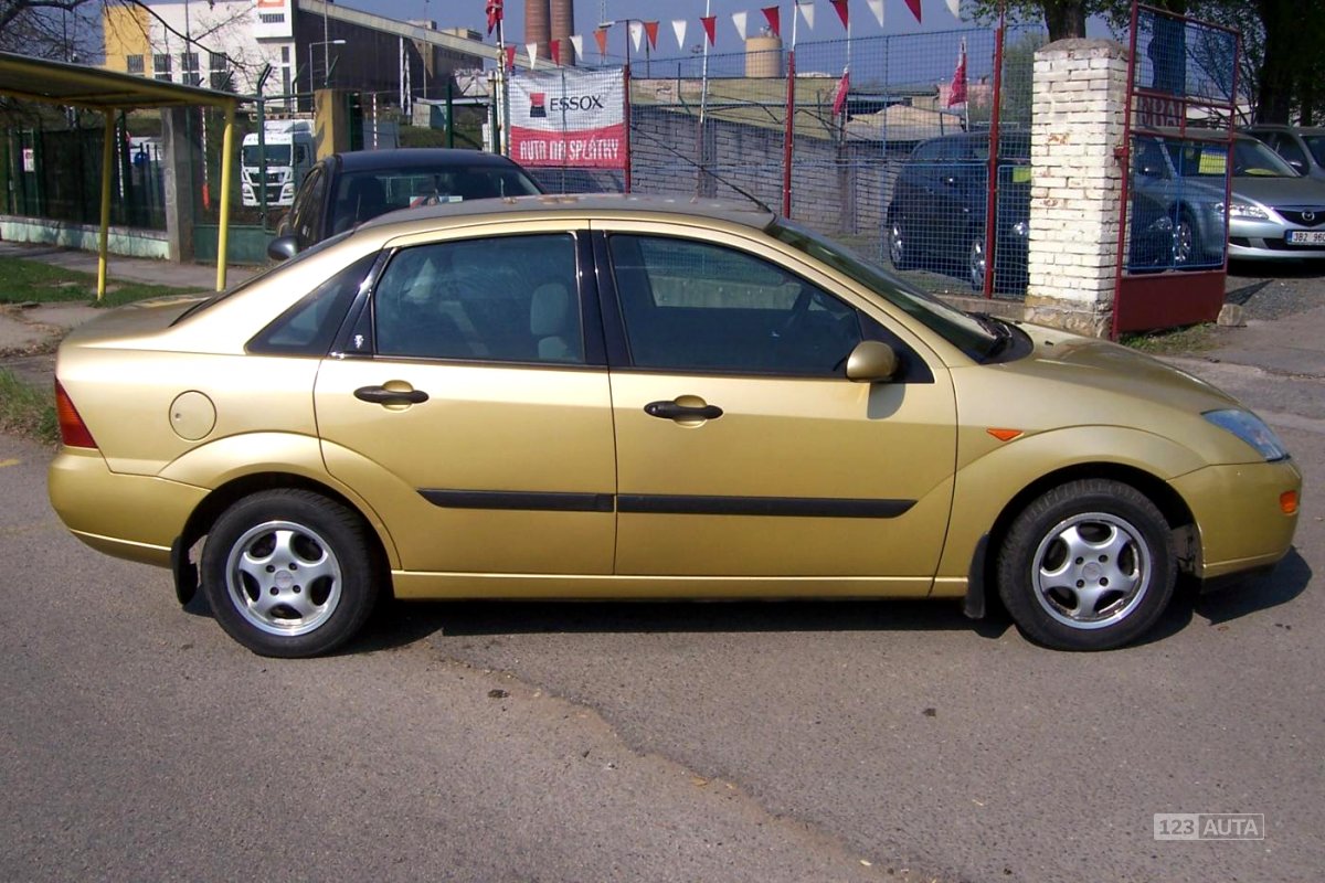 Ford Focus, 2000 - pohled č. 4