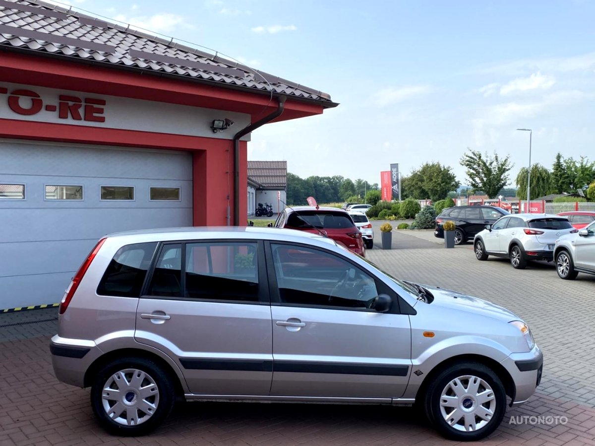 Ford Fusion, 2009 - pohled č. 3