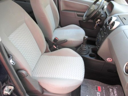 Ford Fusion, 2003 - pohled č. 13