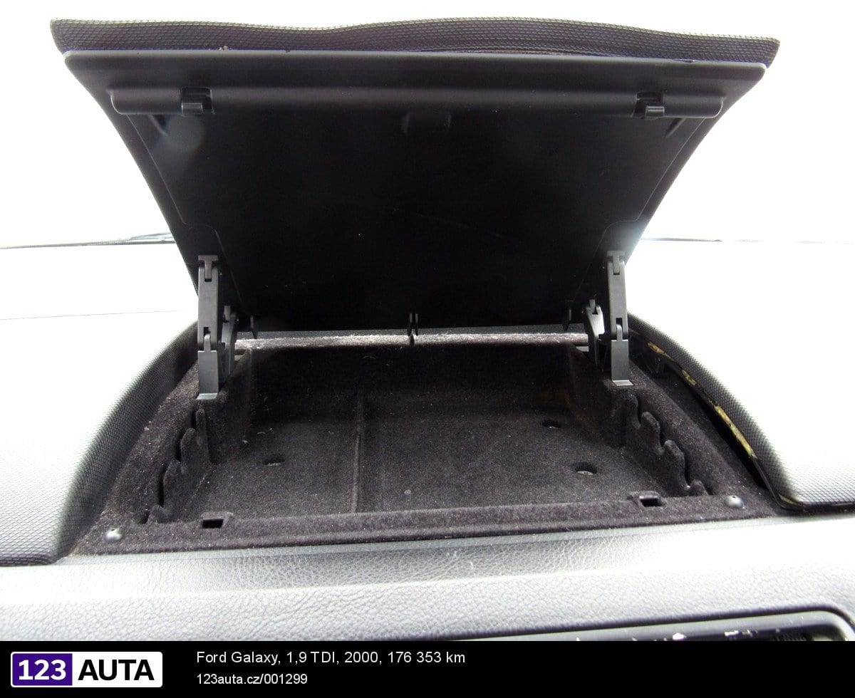 Ford Galaxy, 2000 - pohled č. 24