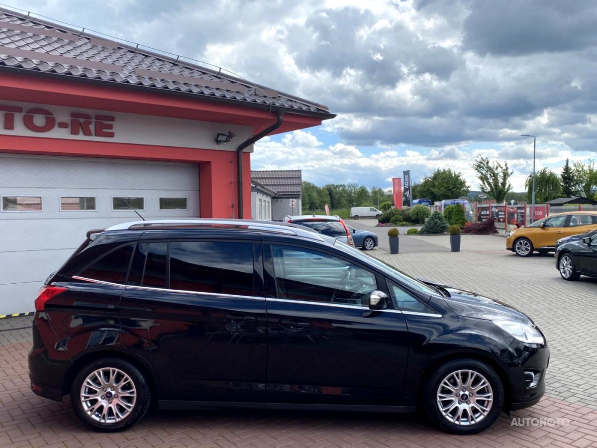 Ford Grand C-MAX, 2011 - pohled č. 3