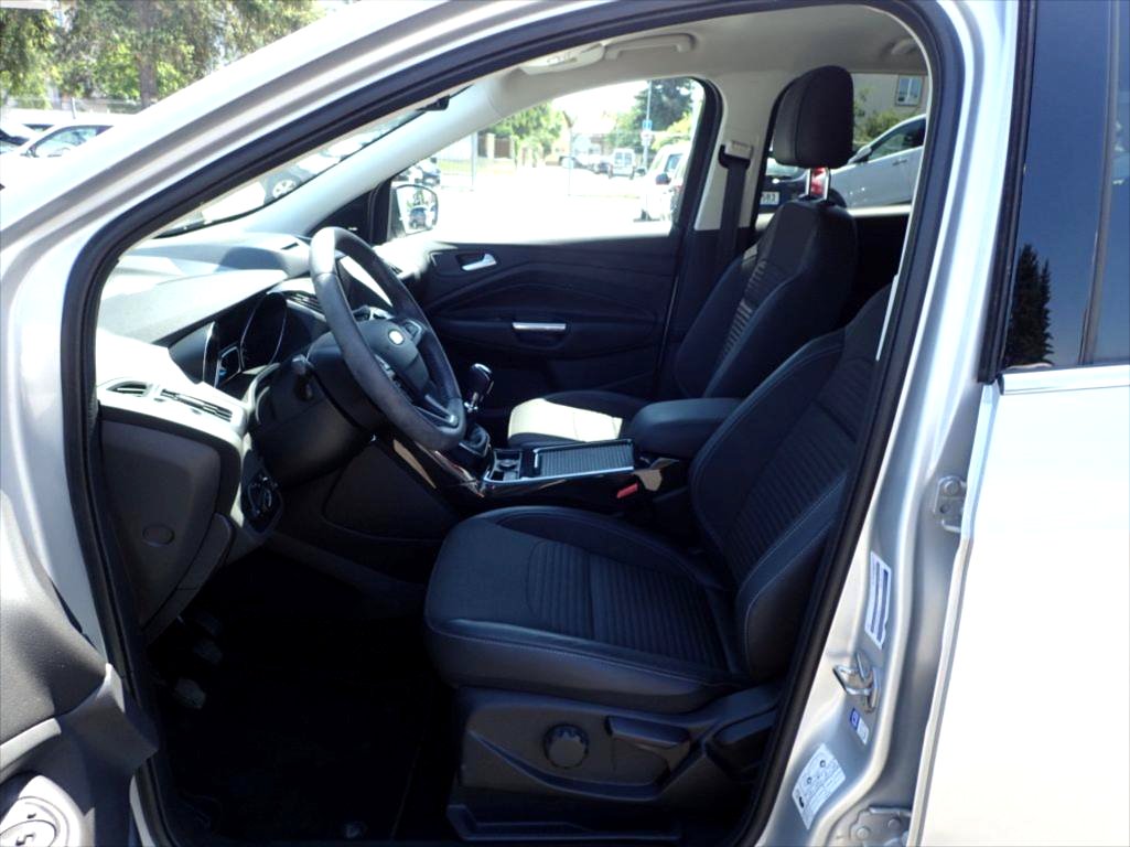 Ford Kuga, 2017 - pohled č. 6