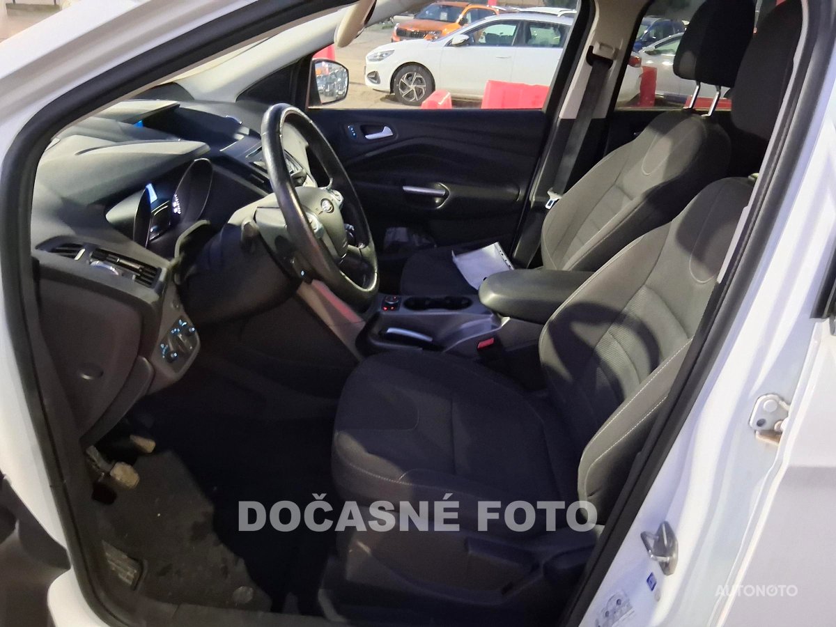 Ford Kuga, 2015 - pohled č. 3