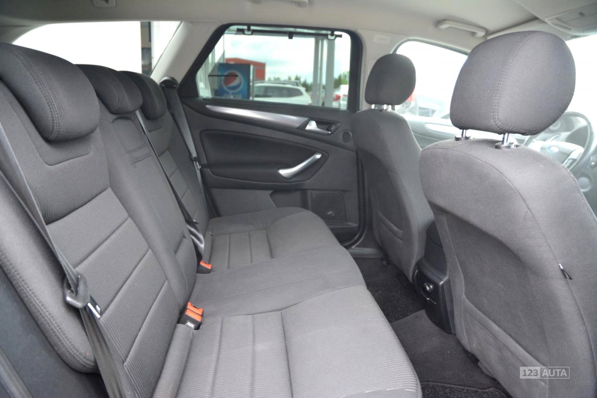 Ford Mondeo, 2011 - pohled č. 22