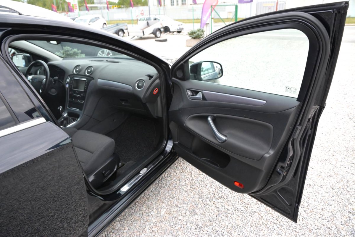 Ford Mondeo, 2011 - pohled č. 23