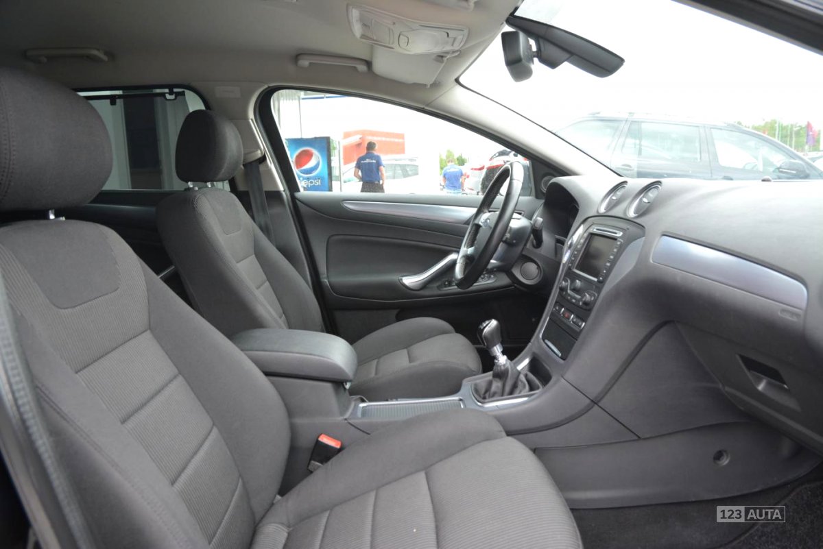 Ford Mondeo, 2011 - pohled č. 24