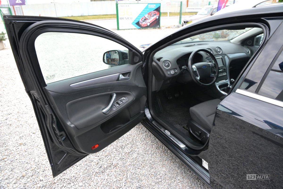 Ford Mondeo, 2011 - pohled č. 4