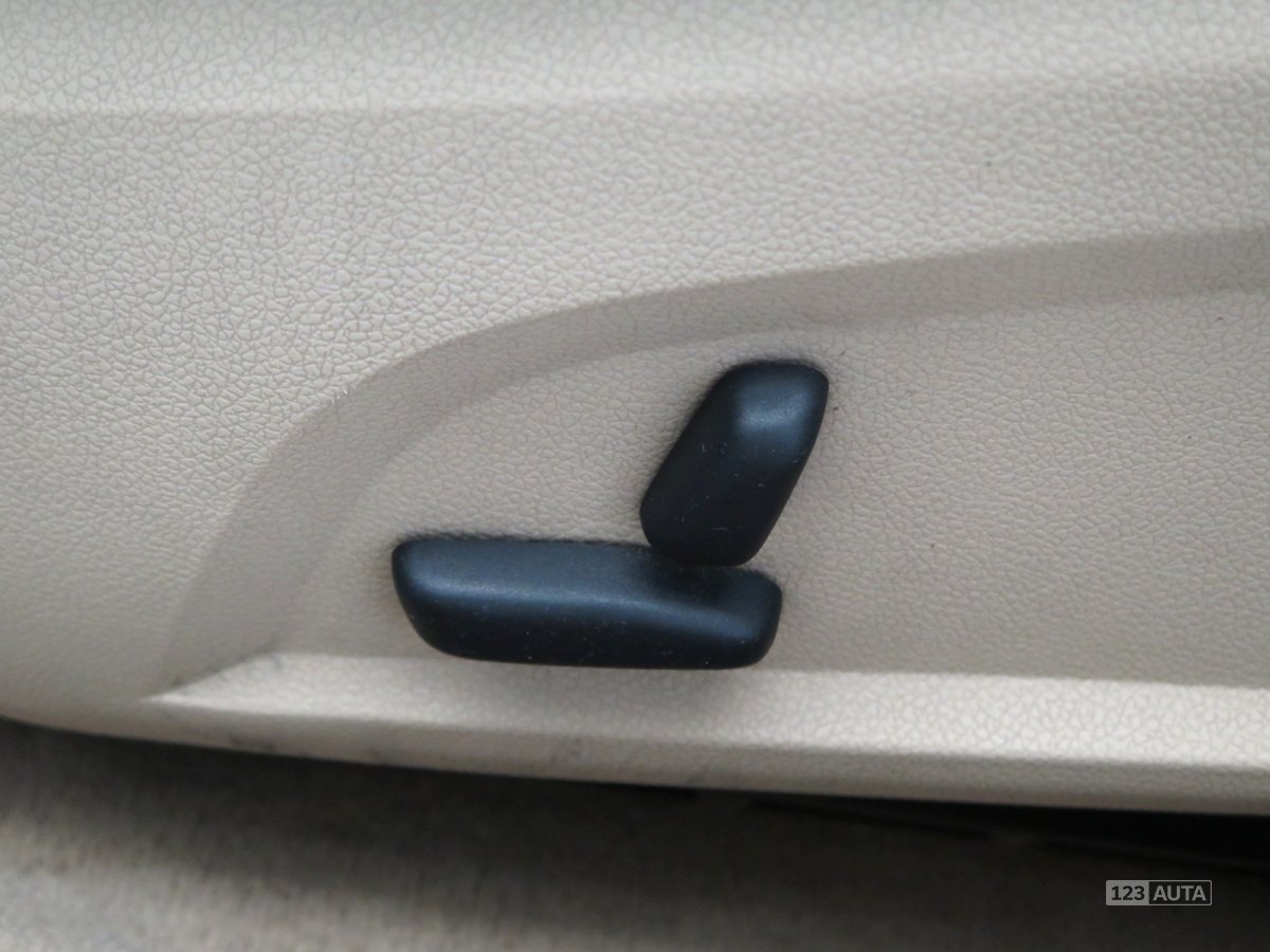 Ford Mondeo, 2004 - pohled č. 23