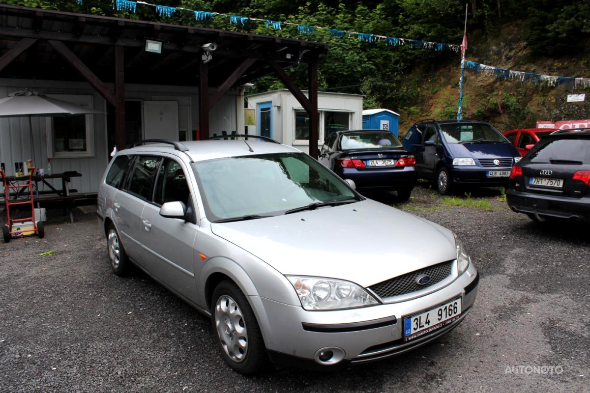 Ford Mondeo, 2002 - pohled č. 3