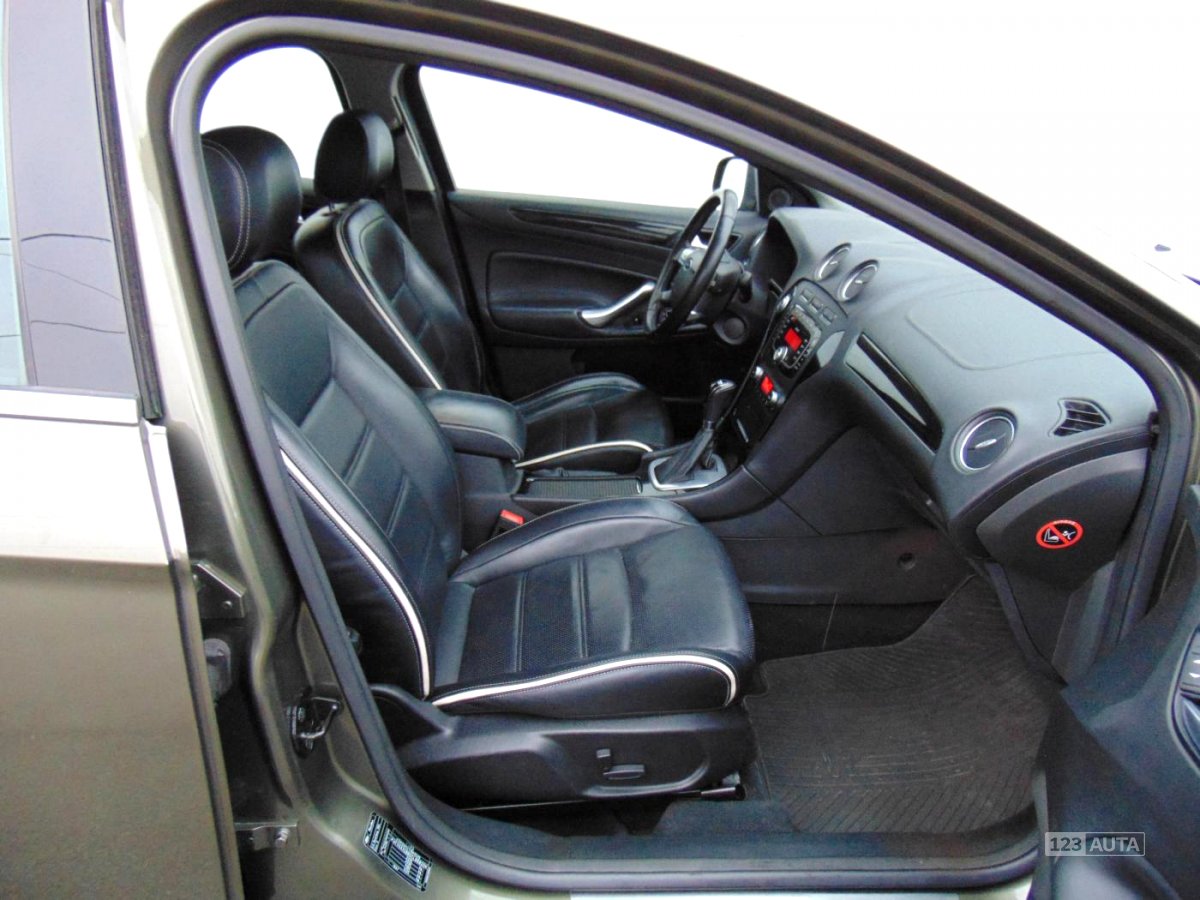 Ford Mondeo, 2012 - pohled č. 14