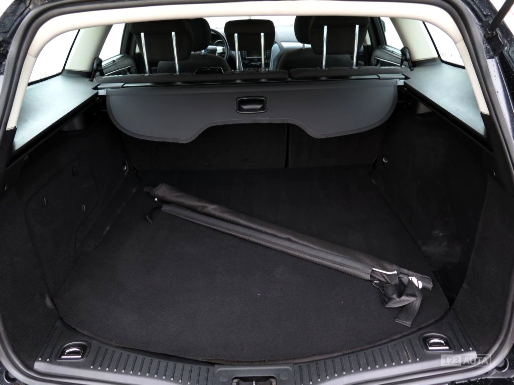 Ford Mondeo, 2010 - pohled č. 15