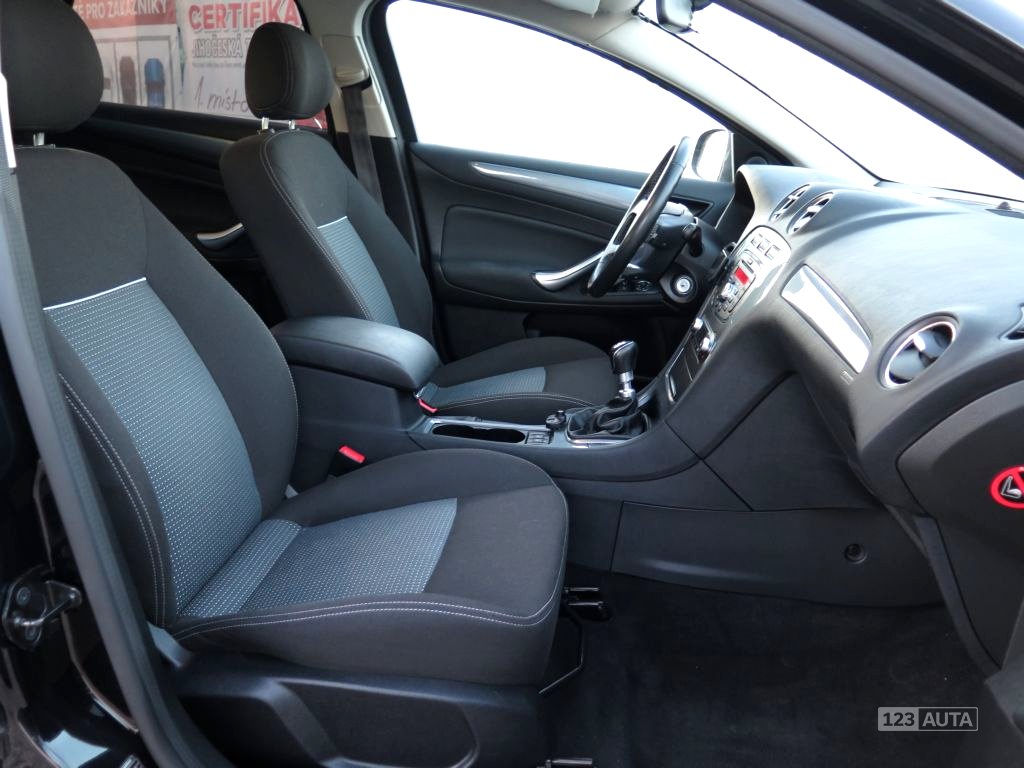 Ford Mondeo, 2011 - pohled č. 16