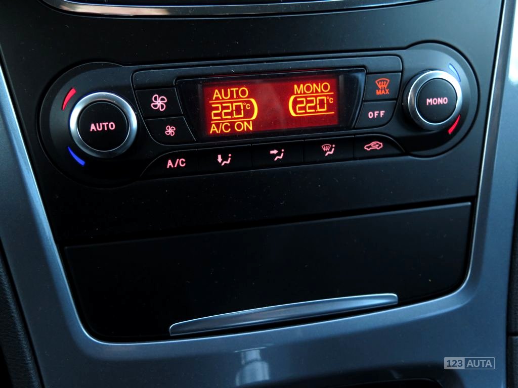 Ford Mondeo, 2011 - pohled č. 18