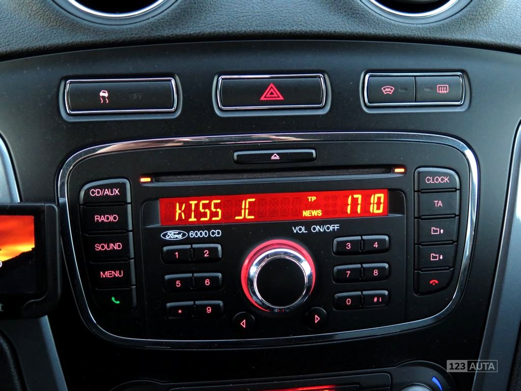 Ford Mondeo, 2011 - pohled č. 19