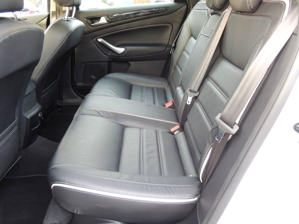 Ford Mondeo, 2011 - pohled č. 18