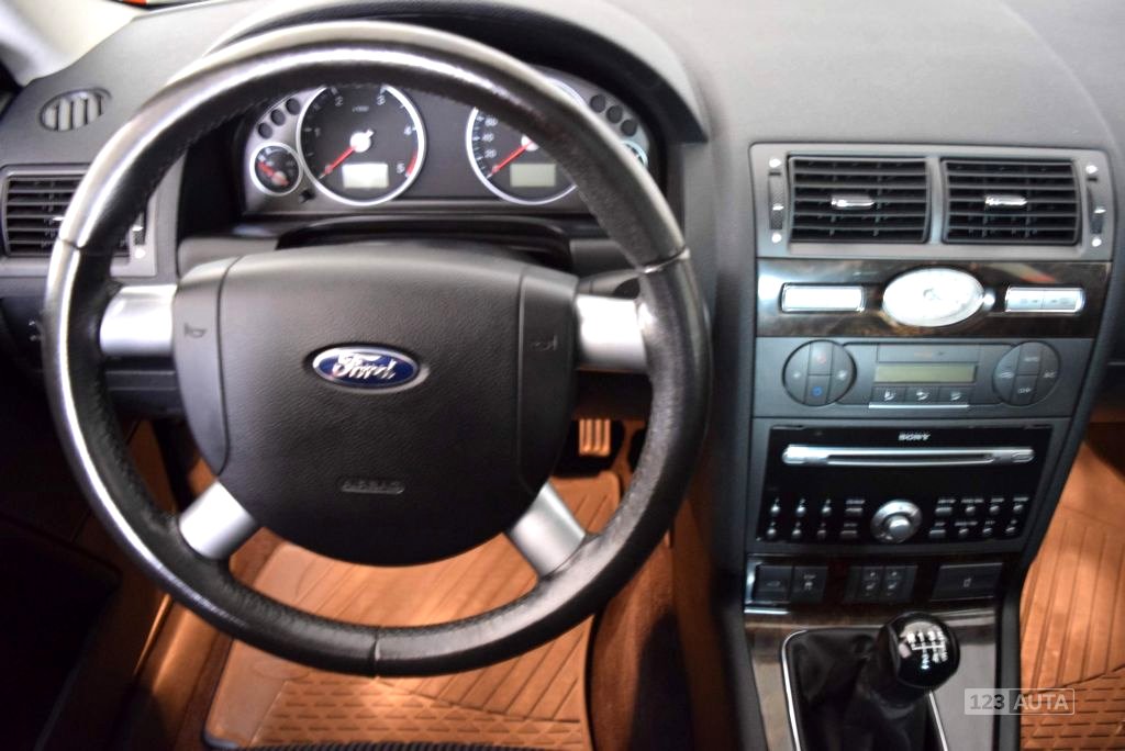 Ford Mondeo, 2004 - pohled č. 11