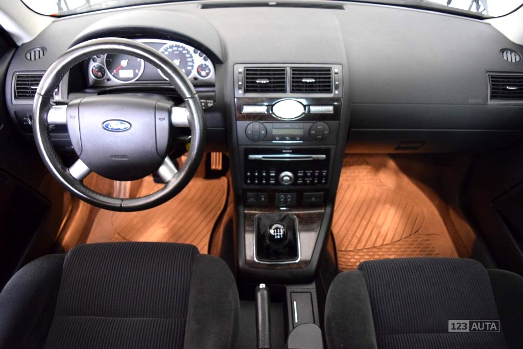 Ford Mondeo, 2004 - pohled č. 14