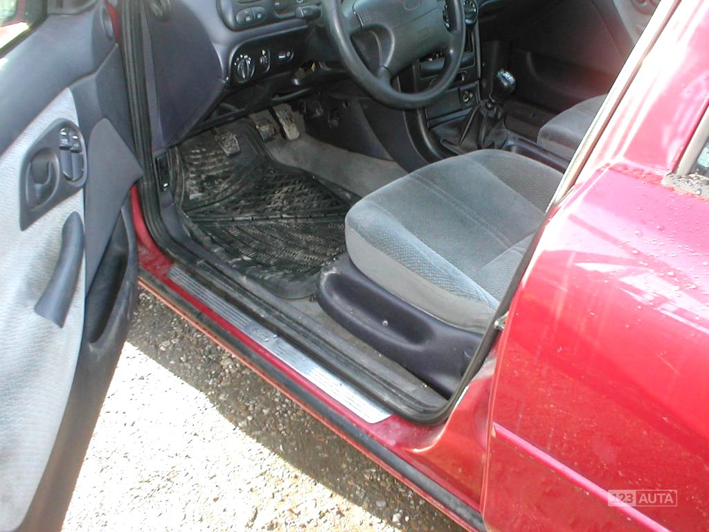 Ford Mondeo, 1997 - pohled č. 6