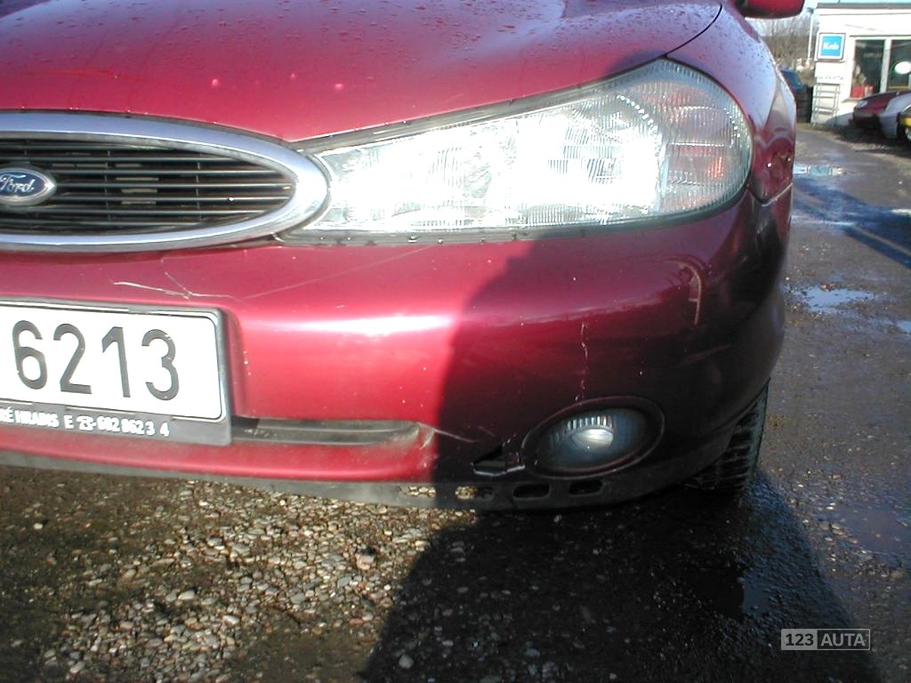 Ford Mondeo, 1997 - pohled č. 8