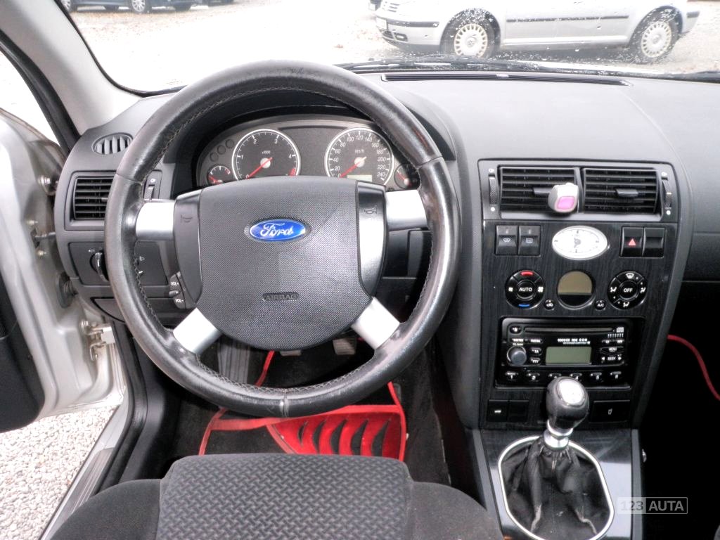 Ford Mondeo, 2002 - pohled č. 10