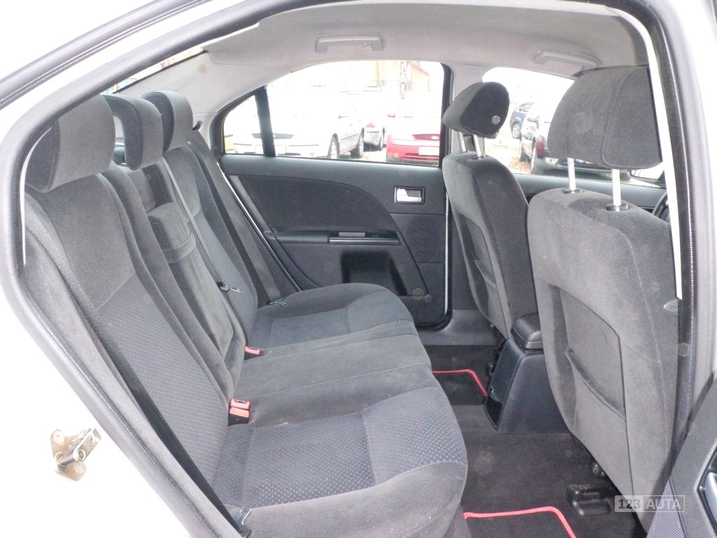 Ford Mondeo, 2002 - pohled č. 13