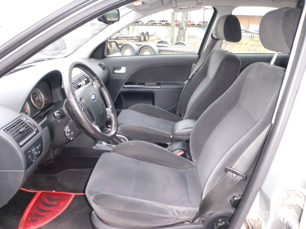 Ford Mondeo, 2002 - pohled č. 14
