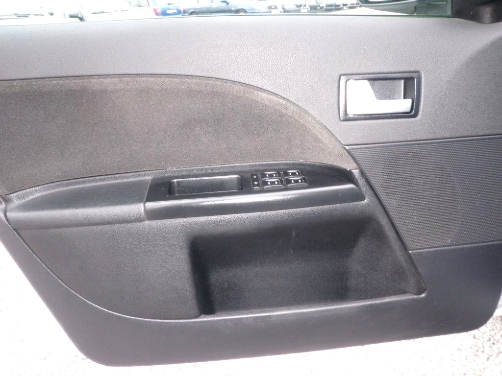 Ford Mondeo, 2002 - pohled č. 16