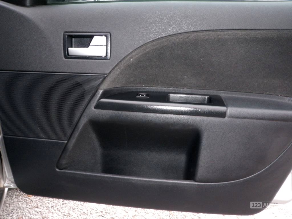 Ford Mondeo, 2002 - pohled č. 18